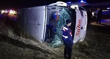 Ankara'dan Van'a Gelen Otobüs Devrildi