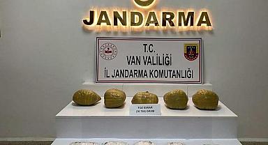 Başkale’de 35 kilo uyuşturucu ele geçirildi 