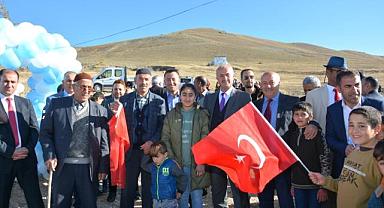 TUŞBA'DAN KIRSAL MAHALLEDE YAPTIĞI PARKIN AÇILIŞI YAPILDI