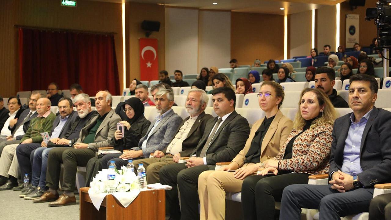 ÜNLÜ ŞAİRLERİ VAN’DA BULUŞTURDU