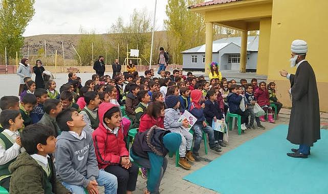 VAN KÖY OKULLARI TİYATRO İLE BULUŞUYOR
