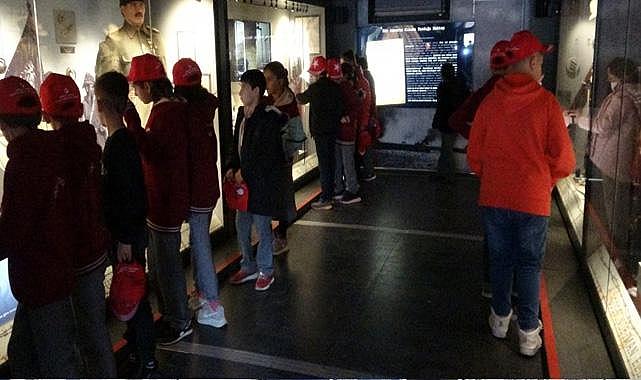 Vanlı öğrenciler Çanakkale Savaşları Mobil Müzesi’ne hayran kaldı