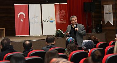 VAN'DA ÖĞRETMENLERE KONFERANS