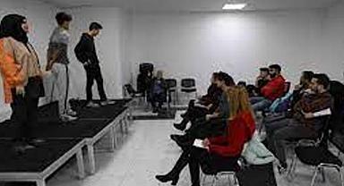 Van'da tiyatro kulübü açıldı