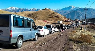Van ve Hakkari Sınırında iPhone Kuyruğu