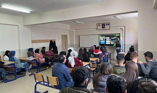 Van'da 16 öğretmen ve 190 öğrenciye eğitim