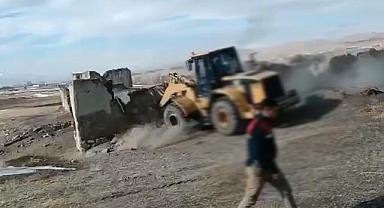 Van'da 50 metruk binadan 47 yapının yıkımı