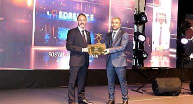 VAN EDREMİT İLÇESİNE YAKIŞIR ÖDÜL