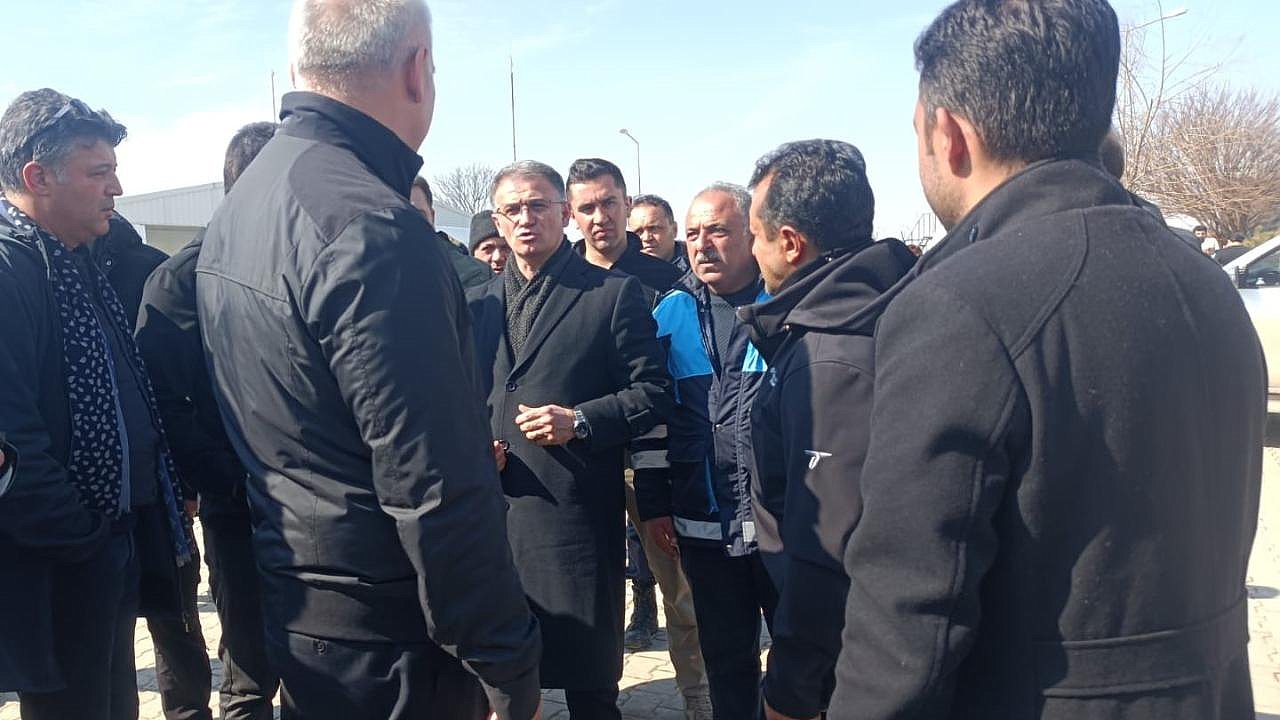 BAKAN ERSOY, TUŞBA BELEDİYESİ EKİPLERİNİN ÇALIŞMALARINI İNCELEDİ