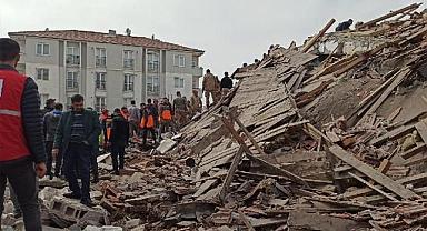 Malatya'da 5,6 büyüklüğünde deprem: Ölü ve yaralılar var