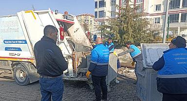 Tuşba Belediyesi deprem bölgesinde çalışmalarına devam ediyor