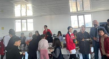 Girne Koleji Van Kampüsünde depremzedeler yararına kermes