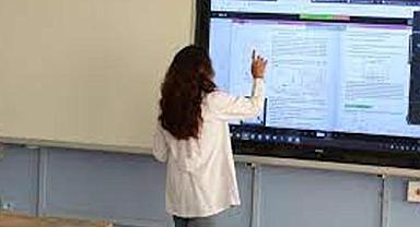 Kadroya geçen sözleşmeli öğretmen ne zaman yer değiştirebilir?
