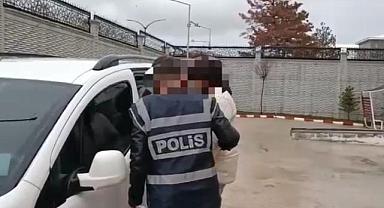 Van'da bir iş yerinde bıçak zoru ile kadın darp edildi.