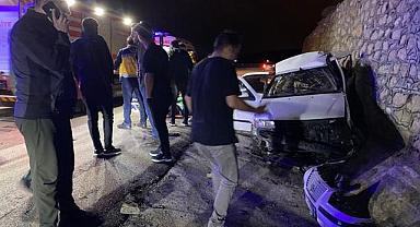 Van'da İran aracı ve Türkiye aracı çarpıştı, Yaralılar var