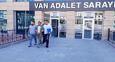 Van'da Edremit ve Başkale'de Kaçakçı Operasyonu