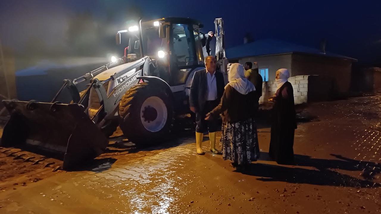 Hayrullah Tanış, halkını yanlız bırakmadı