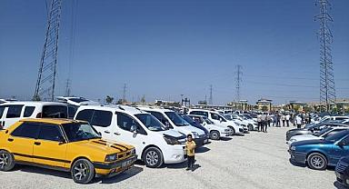Van Tuşba Açık Oto Pazarında Fiyatlar Düştü