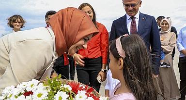 Bakan Göktaş, Van'da ziyaretlerine başladı