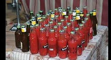 Kadınların Soda Şişeleriyle Yarattığı Eşsiz Sanat Eserleri