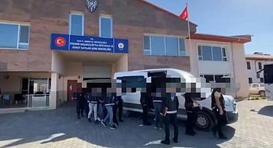 Van'da 14 Organizatör yakalandı