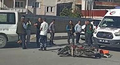 Van’da transit, motosiklete çarptı – Yaralı var