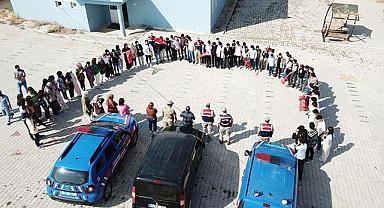 Van İl Jandarma öğrencilerin heyecanına ortak oldu