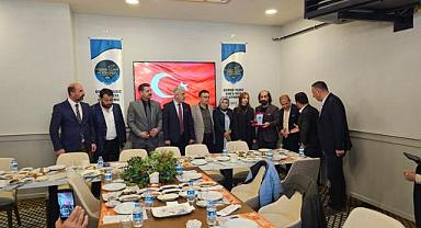 Merhum Osman Yıldız'ın Kızına Van'a Vefa Plaketi