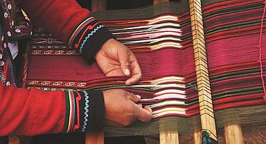 Van'da Kilim Atölyesinde Geleneksel Dokuma