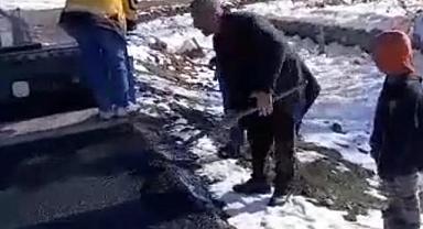 Van'da seçim önü muhtar, her işe koşuyor