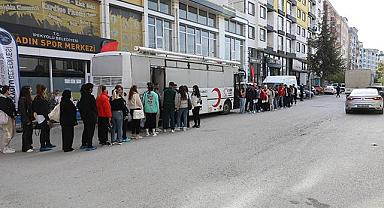 Van'da Kızılay Haftası'nda Anlamlı Hareket
