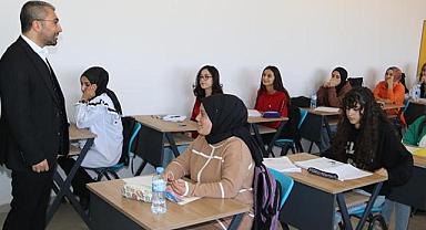 Edremit belediyesi Binlerce Öğrencinin YKS Ücreti Karşıladı