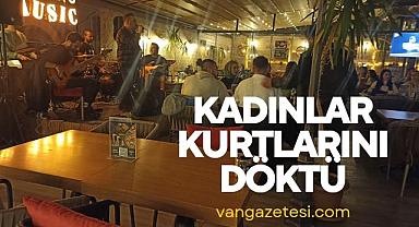 Van'da kadınların eğlenceli kutlaması