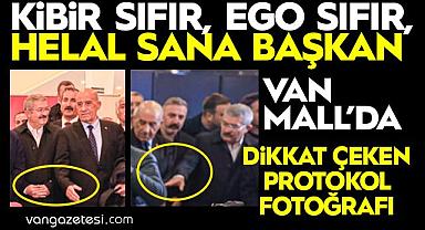 Van Mall'da Dikkat Çeken Protokol Fotoğrafı