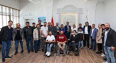 Eşbaşkanlar Engelliler İle Buluştu