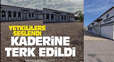 Van’da Kapalı Semt Pazarı Kaderine Terk Edildi