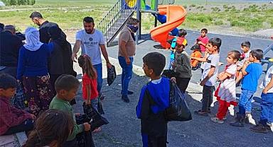 Van'da 700 Çocuğa Bayramlık Hediye
