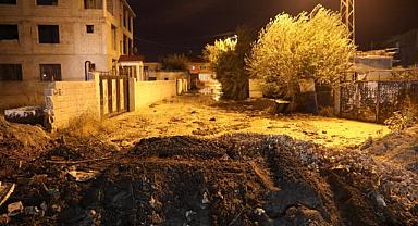Van'da kuvvetli yağış sonrası sel - ev ve bahçeleri su bastı