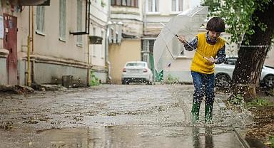 Van'da Hava Durumu: Gök Gürültülü Sağanaklar Kapıda!