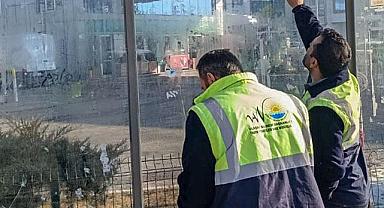 Van'da Durak Kabinlerindeki Afiş Kirliliğine Son!