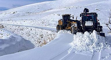 Yol Açma Çalışmaları eksi 9 Derecede devam ediyor