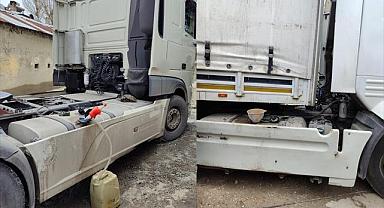 Van'da TIR Deposunun içinde çıkanlar