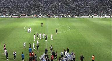 Vanspor - Elazığspor maçında taraftarlarından çirkin şiddet