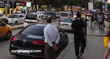 Van Trafiği Kilitlendi - Van Haber