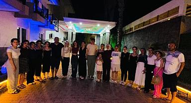 Vanlı iş Adamlarından Halk Oyunları takımına destek 