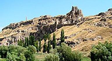  Tarihi ve Eşsiz Manzarasıyla Van’ın Simgesi