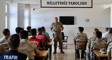 Tuğgeneral Avkıran'dan Edremit İlçe Komutanlığı'na ziyaret