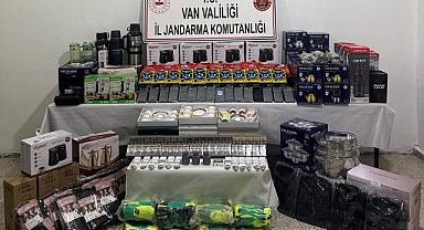 Van'da gümrük kaçağı eşyalar ele geçirildi 