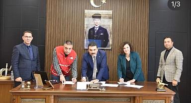 Van'da İhtiyaç Sahibi Ailelere sıcak yemek