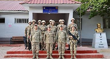 Tuğgeneral Avkıran, Çatak’ta Jandarma’yı İnceledi